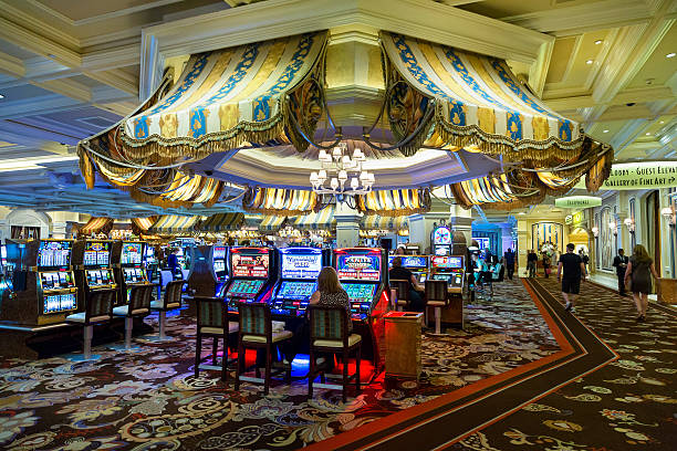 Live dealer blackjack table showing Cash Out button interface